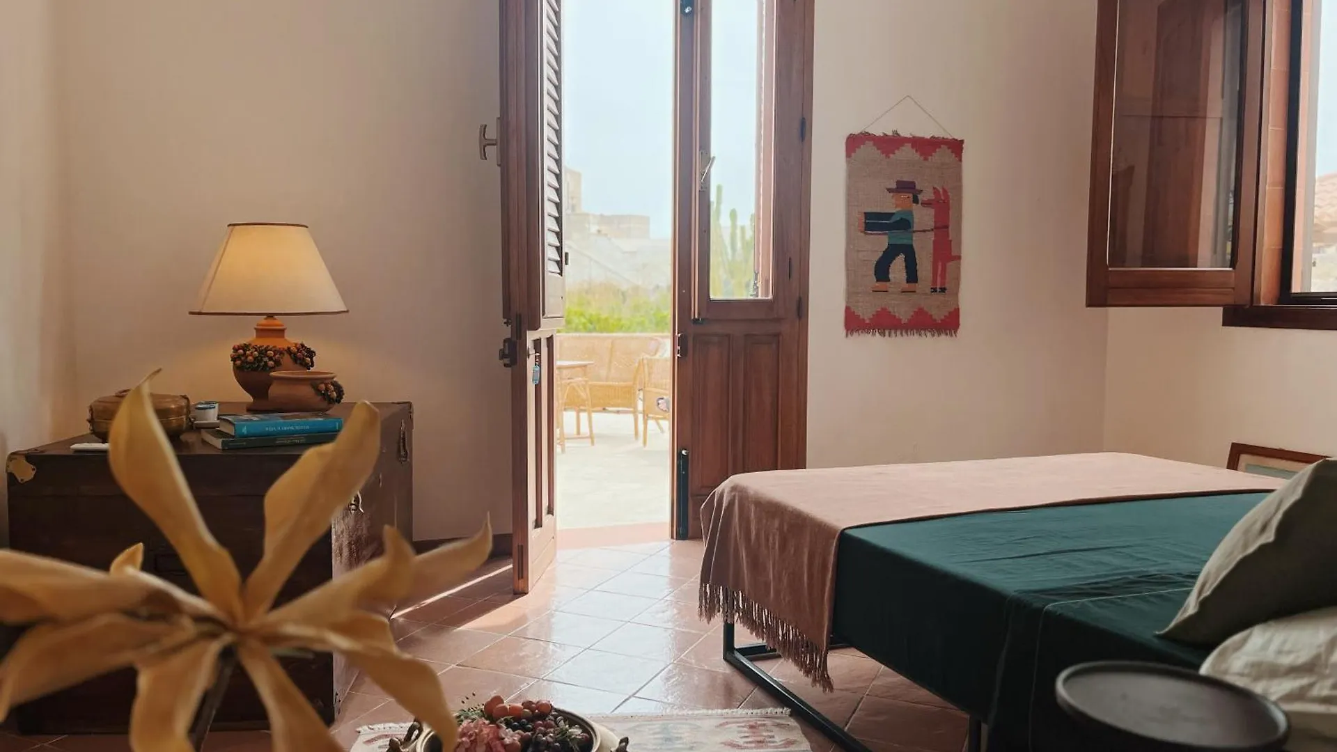 Il Cactus: Una Piccola Oasi In Paese Favignana 0*,  Italy