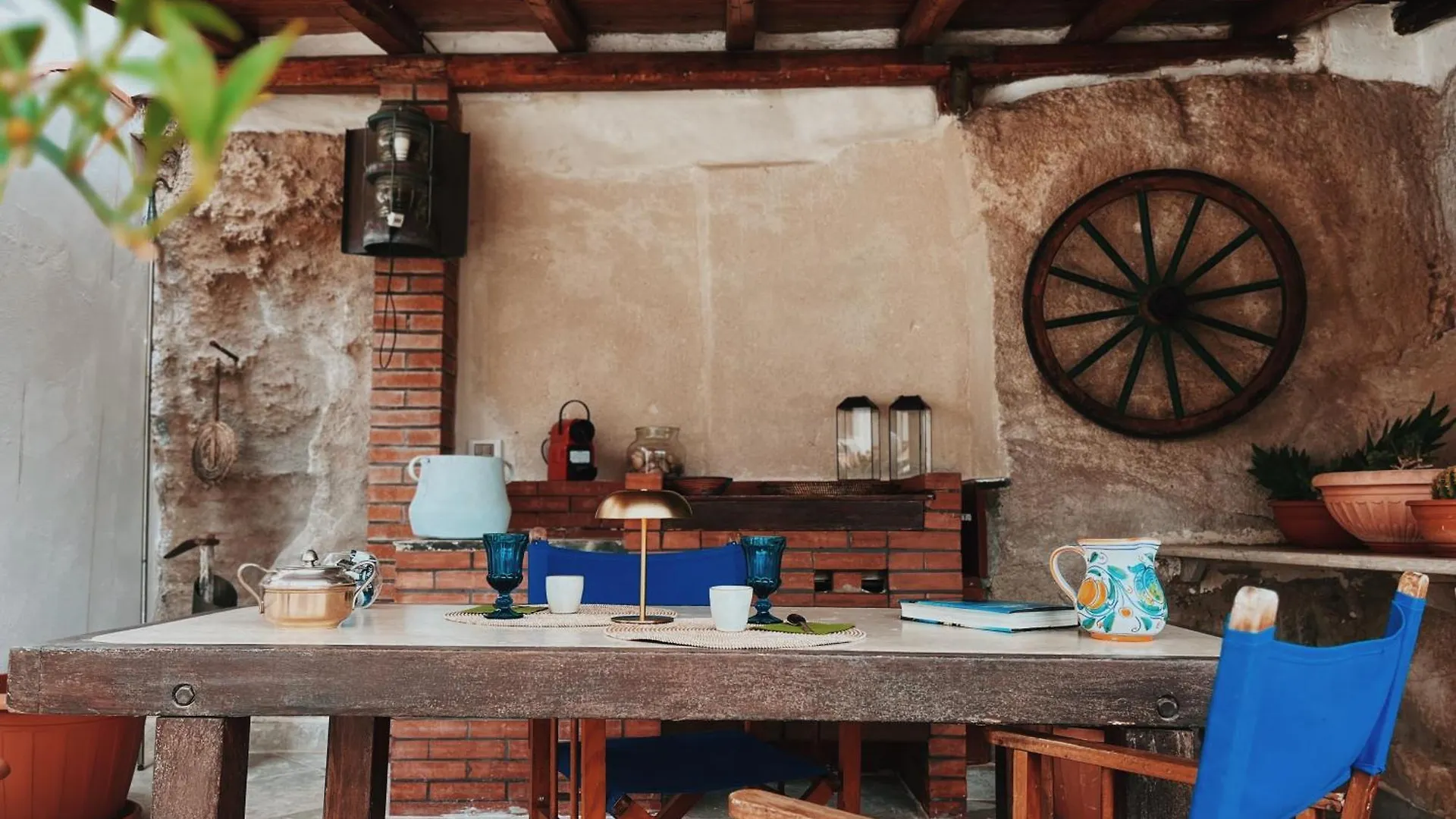 Il Cactus: Una Piccola Oasi In Paese Favignana Italy
